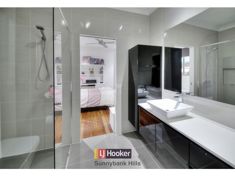 110 The Parkway, Stretton QLD 4116