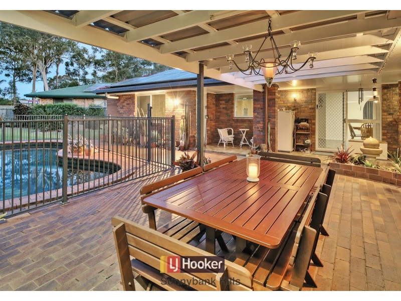 8 Brandy Court, Calamvale QLD 4116