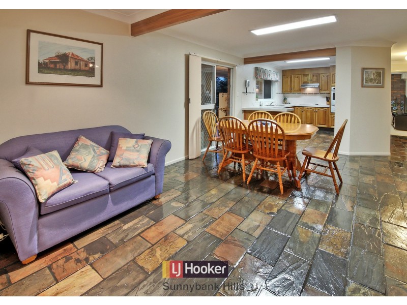 8 Brandy Court, Calamvale QLD 4116