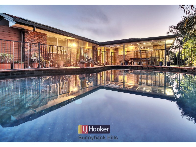 8 Brandy Court, Calamvale QLD 4116
