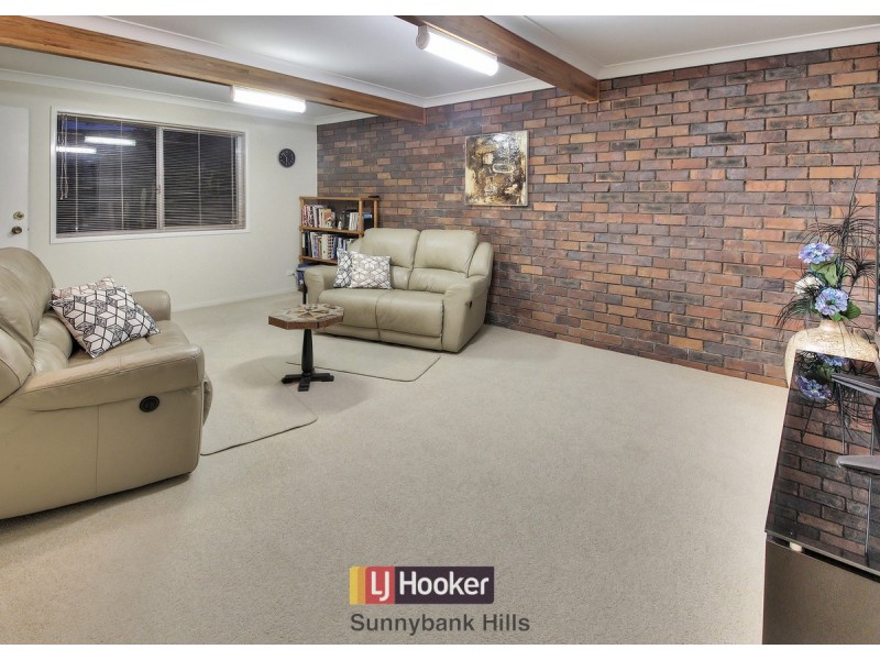 8 Brandy Court, Calamvale QLD 4116