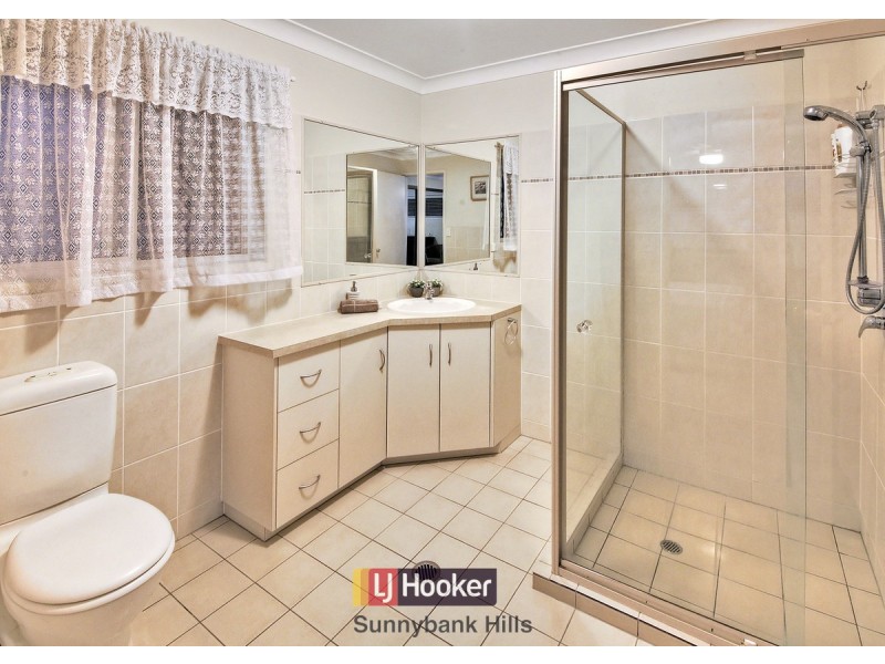 8 Brandy Court, Calamvale QLD 4116
