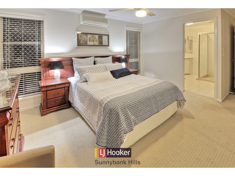 8 Brandy Court, Calamvale QLD 4116
