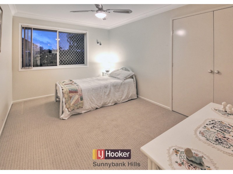 8 Brandy Court, Calamvale QLD 4116
