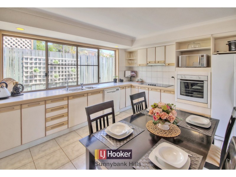 8 Aviance Close, Eight Mile Plains QLD 4113