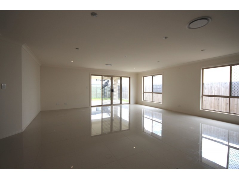 15 Harvey Place, Calamvale QLD 4116