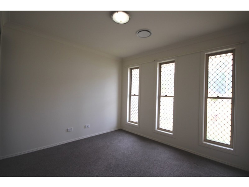 15 Harvey Place, Calamvale QLD 4116