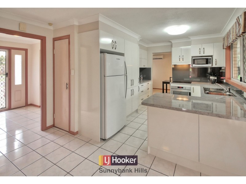 46 Corypha Crescent, Calamvale QLD 4116