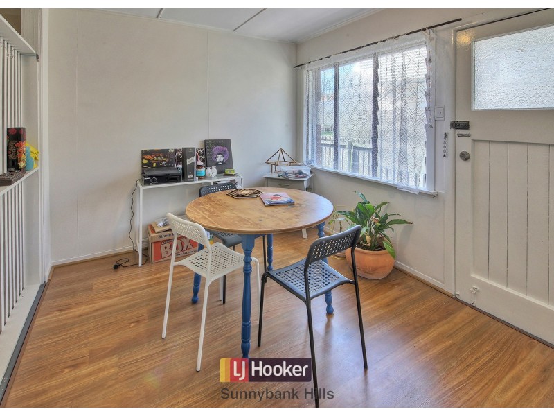 17 Woodford Street, Holland Park West QLD 4121