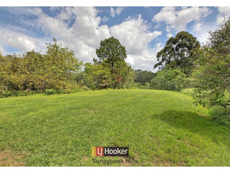 17 Woodford Street, Holland Park West QLD 4121