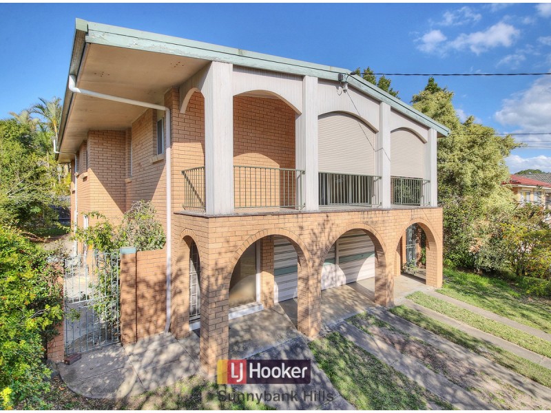 15 Moorgate Street, Macgregor QLD 4109