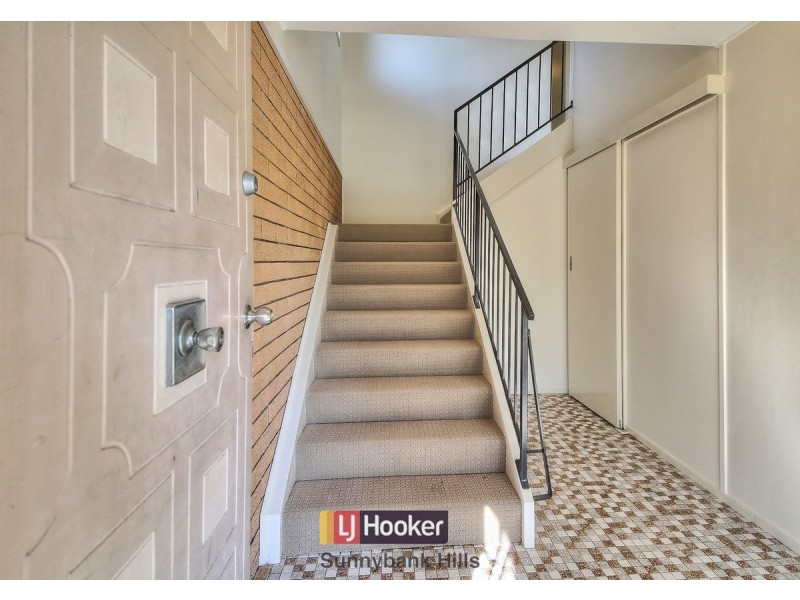 15 Moorgate Street, Macgregor QLD 4109