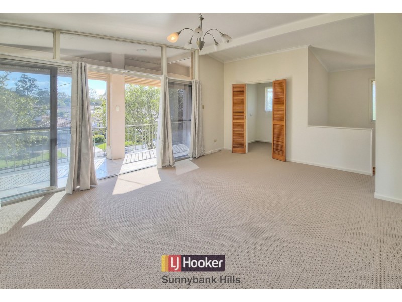 15 Moorgate Street, Macgregor QLD 4109