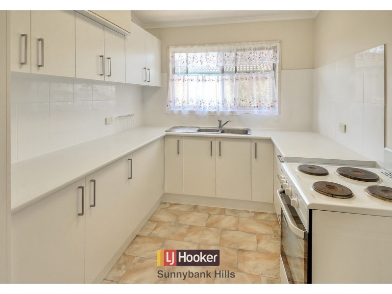 15 Moorgate Street, Macgregor QLD 4109