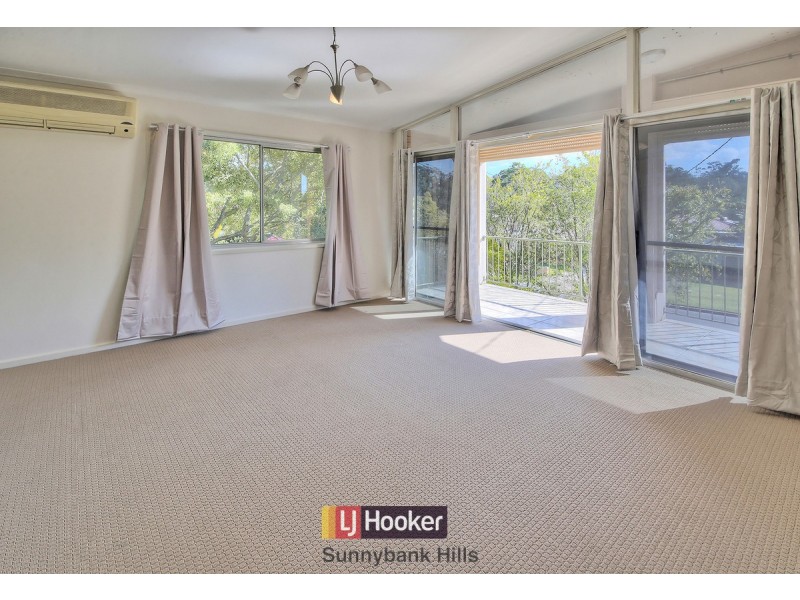 15 Moorgate Street, Macgregor QLD 4109