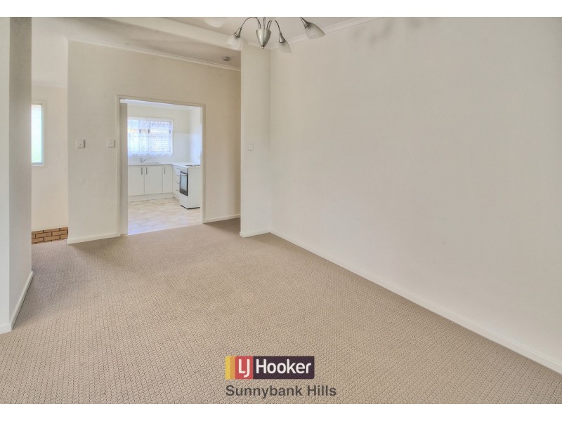 15 Moorgate Street, Macgregor QLD 4109