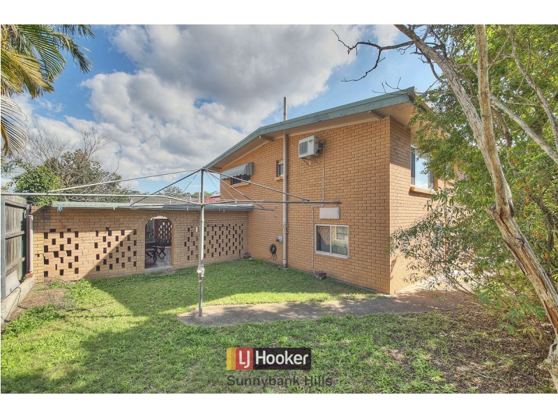 15 Moorgate Street, Macgregor QLD 4109