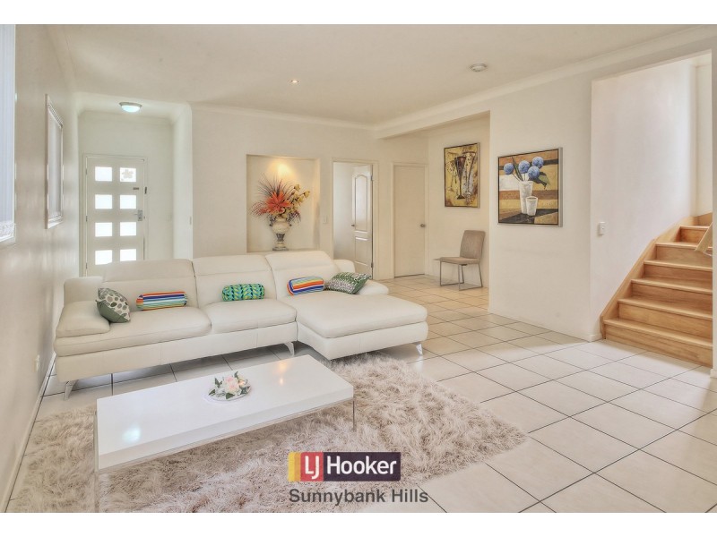 32 Gatling Road, Cannon Hill QLD 4170