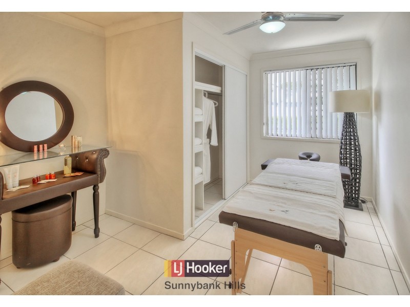 32 Gatling Road, Cannon Hill QLD 4170