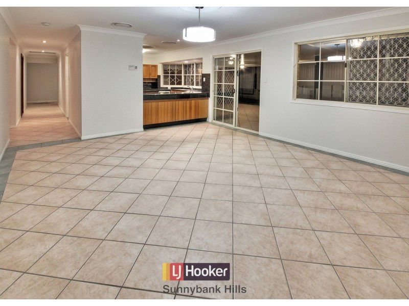 11 Pierce Court, Stretton QLD 4116