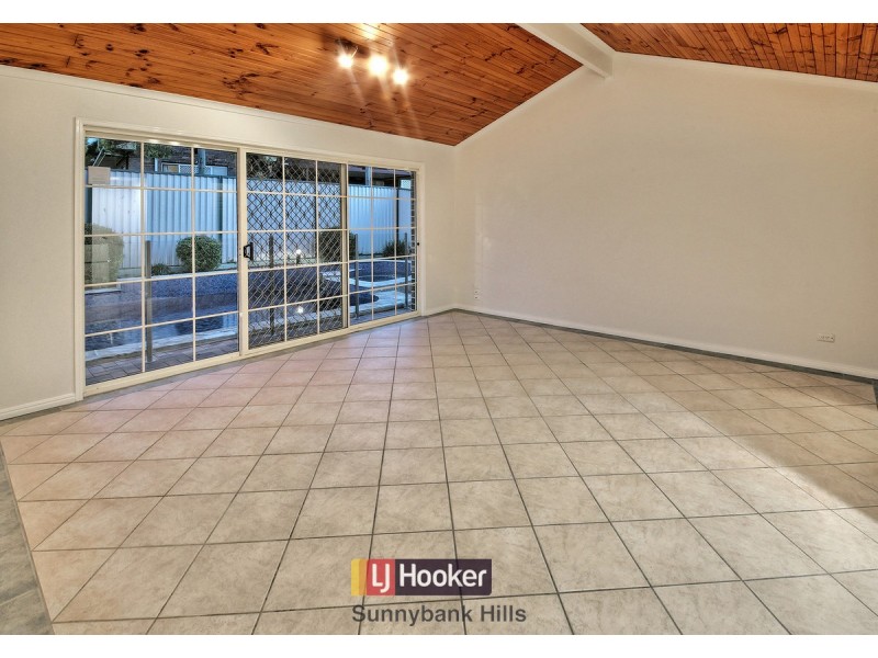 11 Pierce Court, Stretton QLD 4116