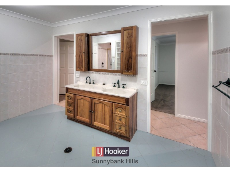 11 Pierce Court, Stretton QLD 4116