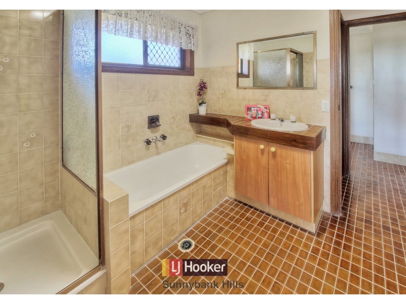 156 Pinelands Road, Sunnybank Hills QLD 4109