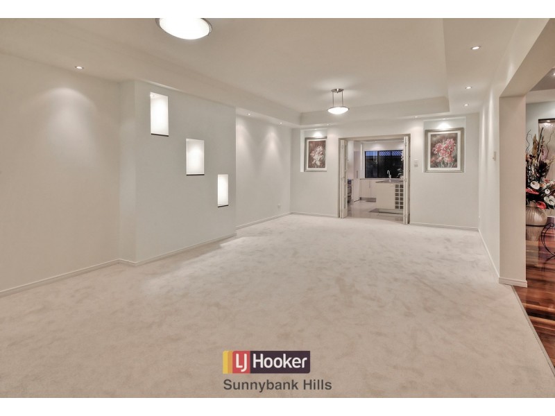15 Willowleaf Close, Stretton QLD 4116
