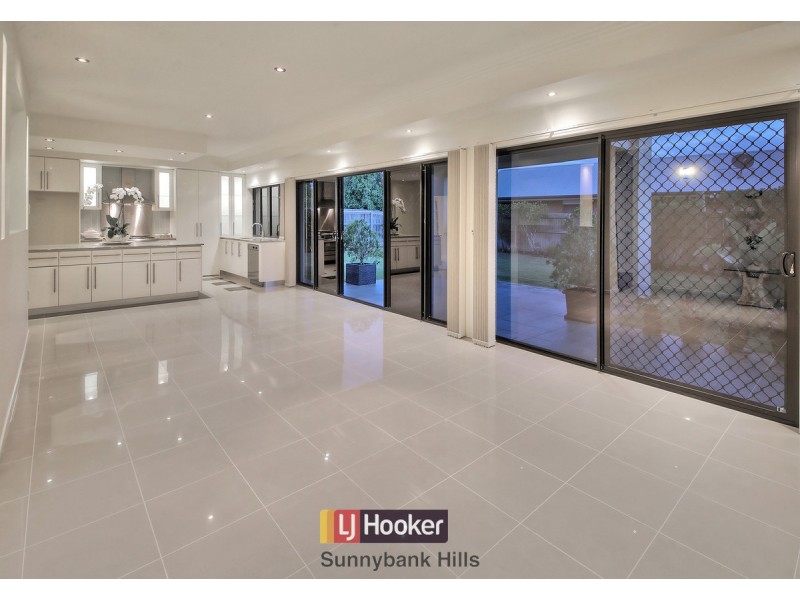 15 Willowleaf Close, Stretton QLD 4116