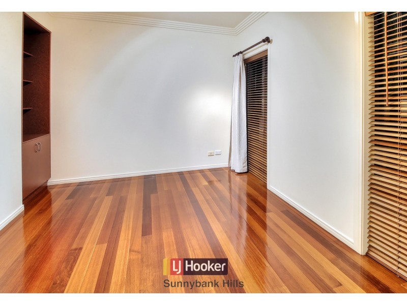 15 Willowleaf Close, Stretton QLD 4116
