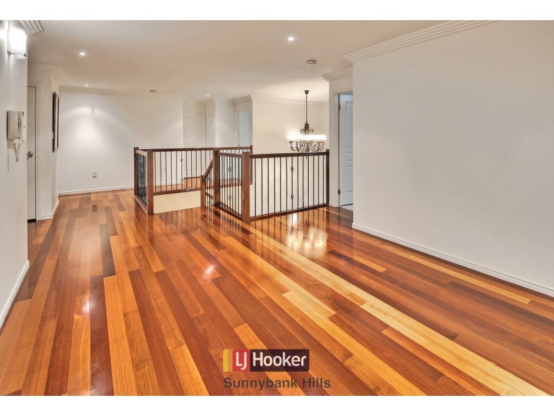 15 Willowleaf Close, Stretton QLD 4116