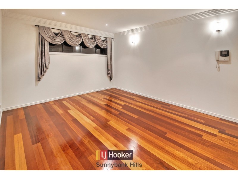15 Willowleaf Close, Stretton QLD 4116