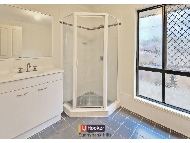 22 Lillydale Place, Calamvale QLD 4116