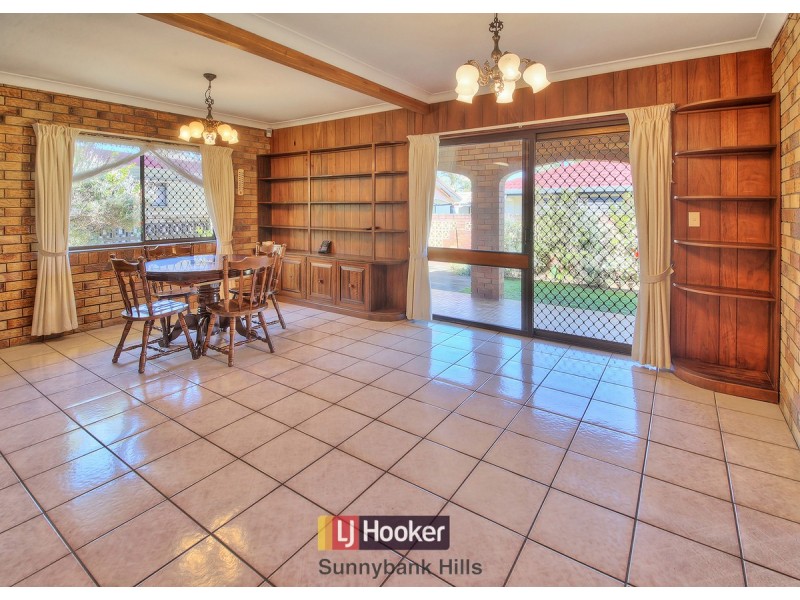 64 Chauvin Street, Robertson QLD 4109