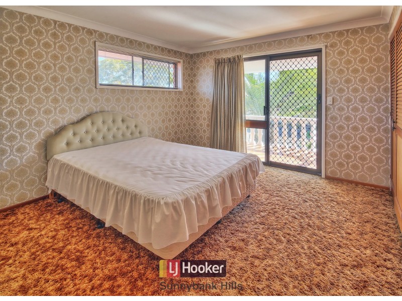 64 Chauvin Street, Robertson QLD 4109