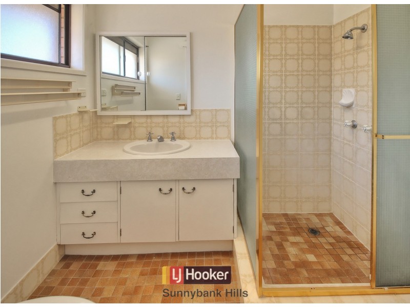 64 Chauvin Street, Robertson QLD 4109