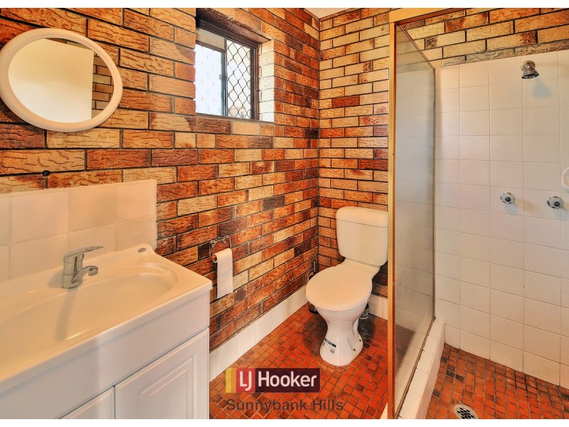 64 Chauvin Street, Robertson QLD 4109