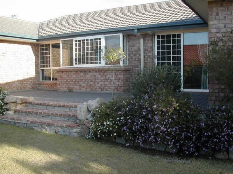 11 Swanbrook Place, Parkinson QLD 4115