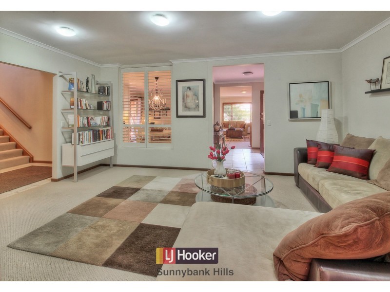 74 Casuarina Crescent, Calamvale QLD 4116