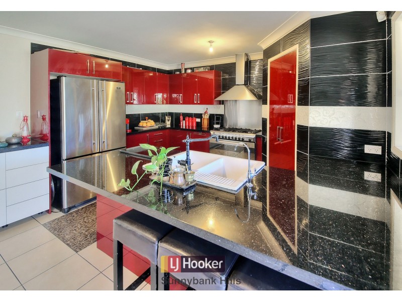 7 Young Place, Runcorn QLD 4113