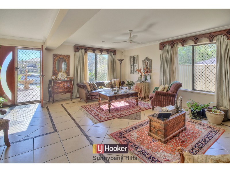 7 Young Place, Runcorn QLD 4113