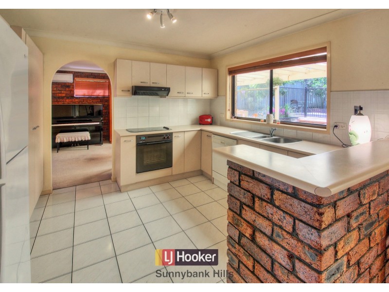 11 Firelight Street, Sunnybank Hills QLD 4109