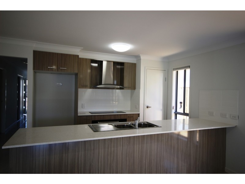 11 Dell Street, Rochedale QLD 4123