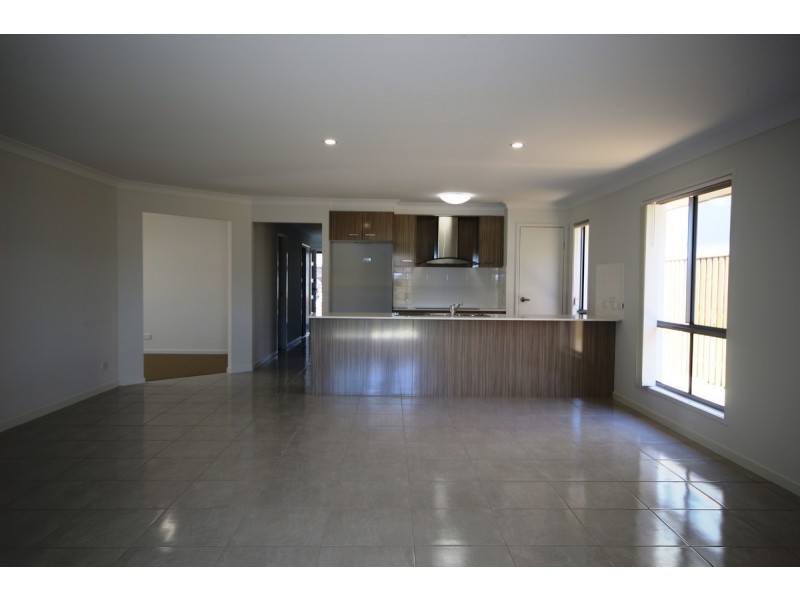 11 Dell Street, Rochedale QLD 4123