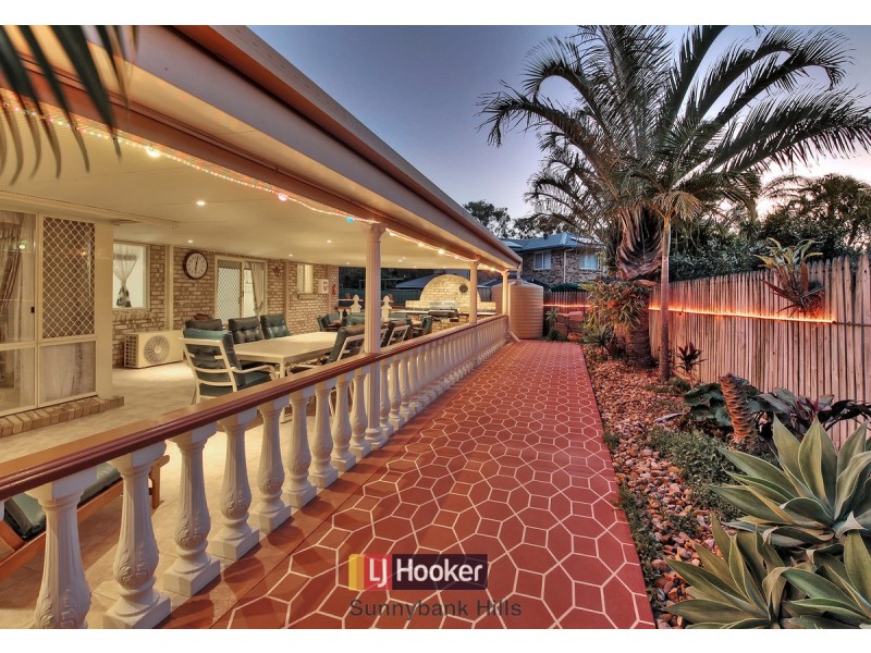 17 Golden Avenue, Calamvale QLD 4116