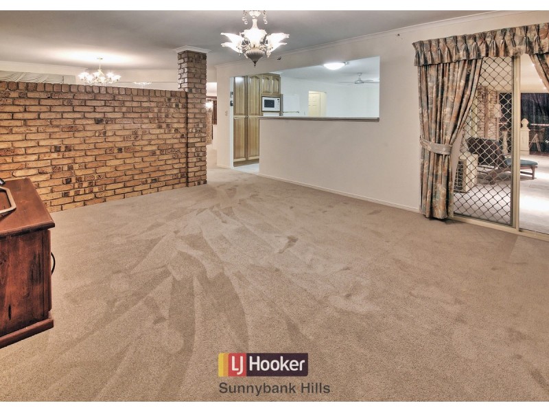 17 Golden Avenue, Calamvale QLD 4116