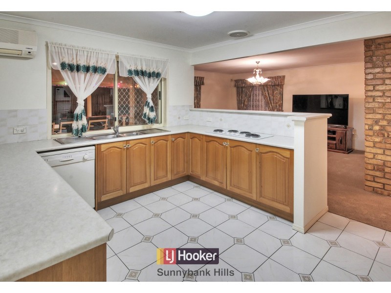 17 Golden Avenue, Calamvale QLD 4116