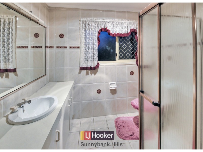 17 Golden Avenue, Calamvale QLD 4116