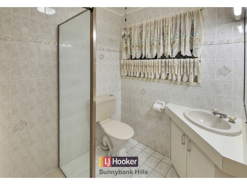 17 Golden Avenue, Calamvale QLD 4116