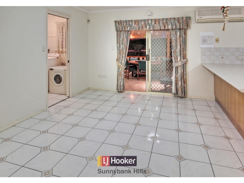 17 Golden Avenue, Calamvale QLD 4116